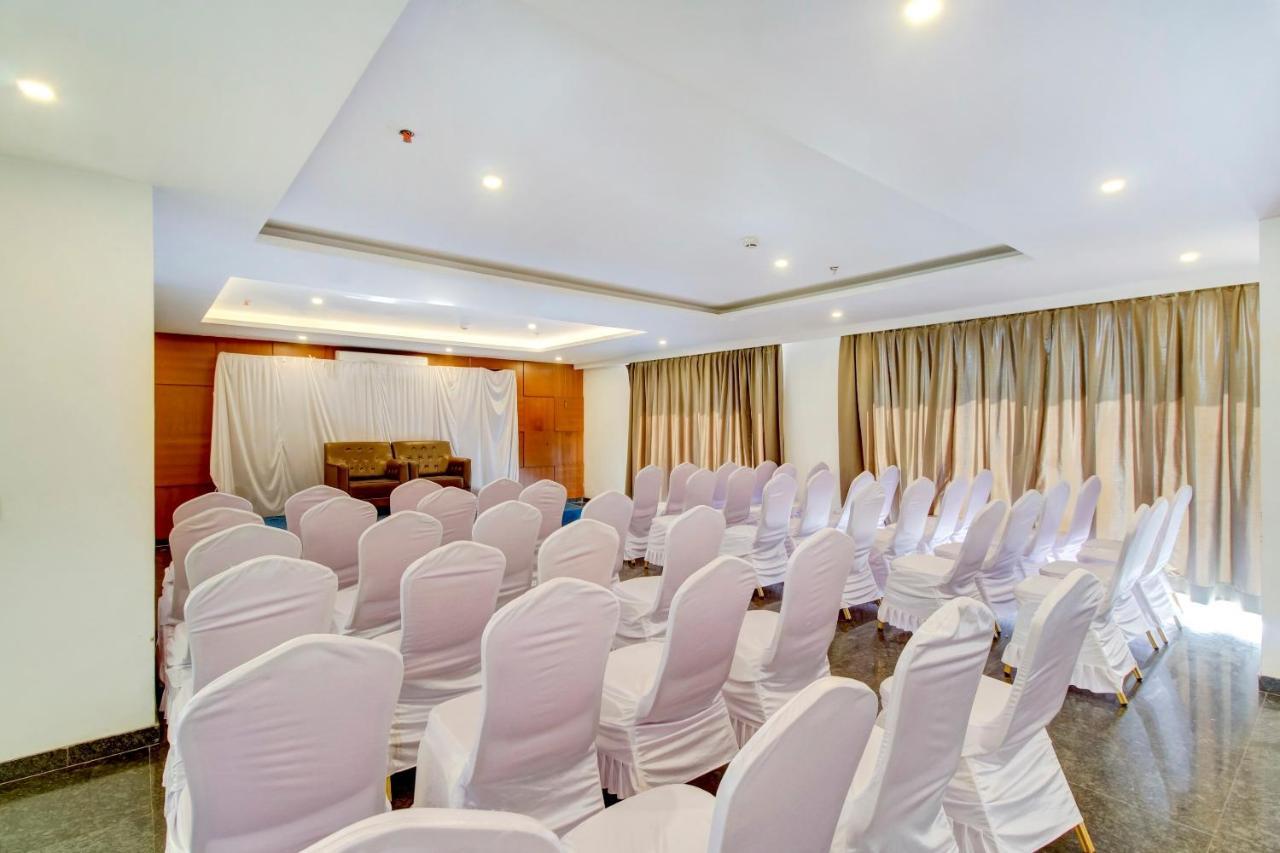 Capital O 77219 Hotel Dwarwata Dharwar Exterior foto