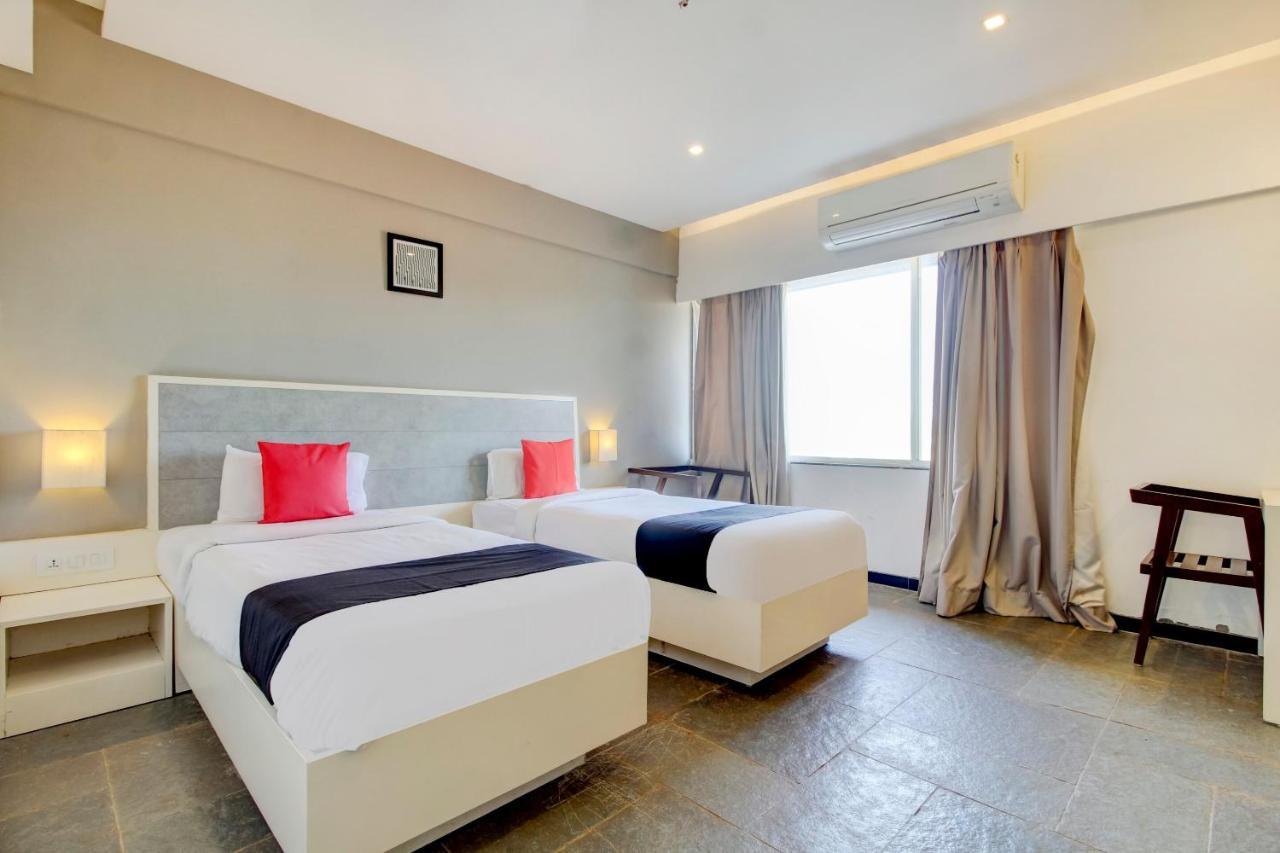 Capital O 77219 Hotel Dwarwata Dharwar Exterior foto